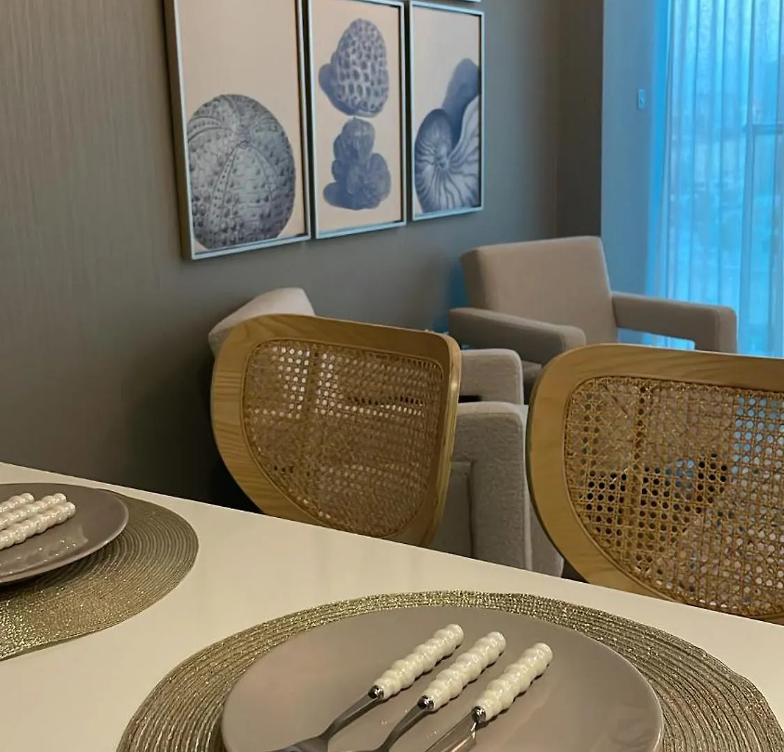 Coral Holiday Home アブダビ アパート